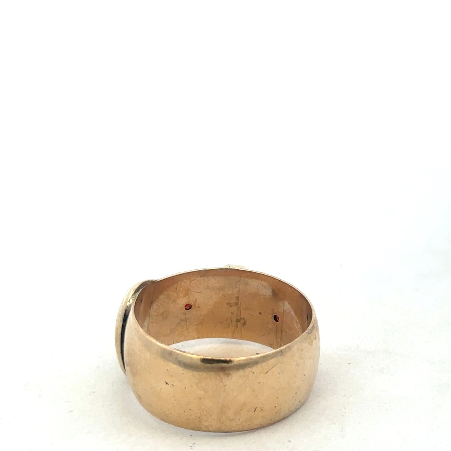 9ct yellow gold buckle ring in size Z2 with a polished finish, crafted by Reeves and Sons.