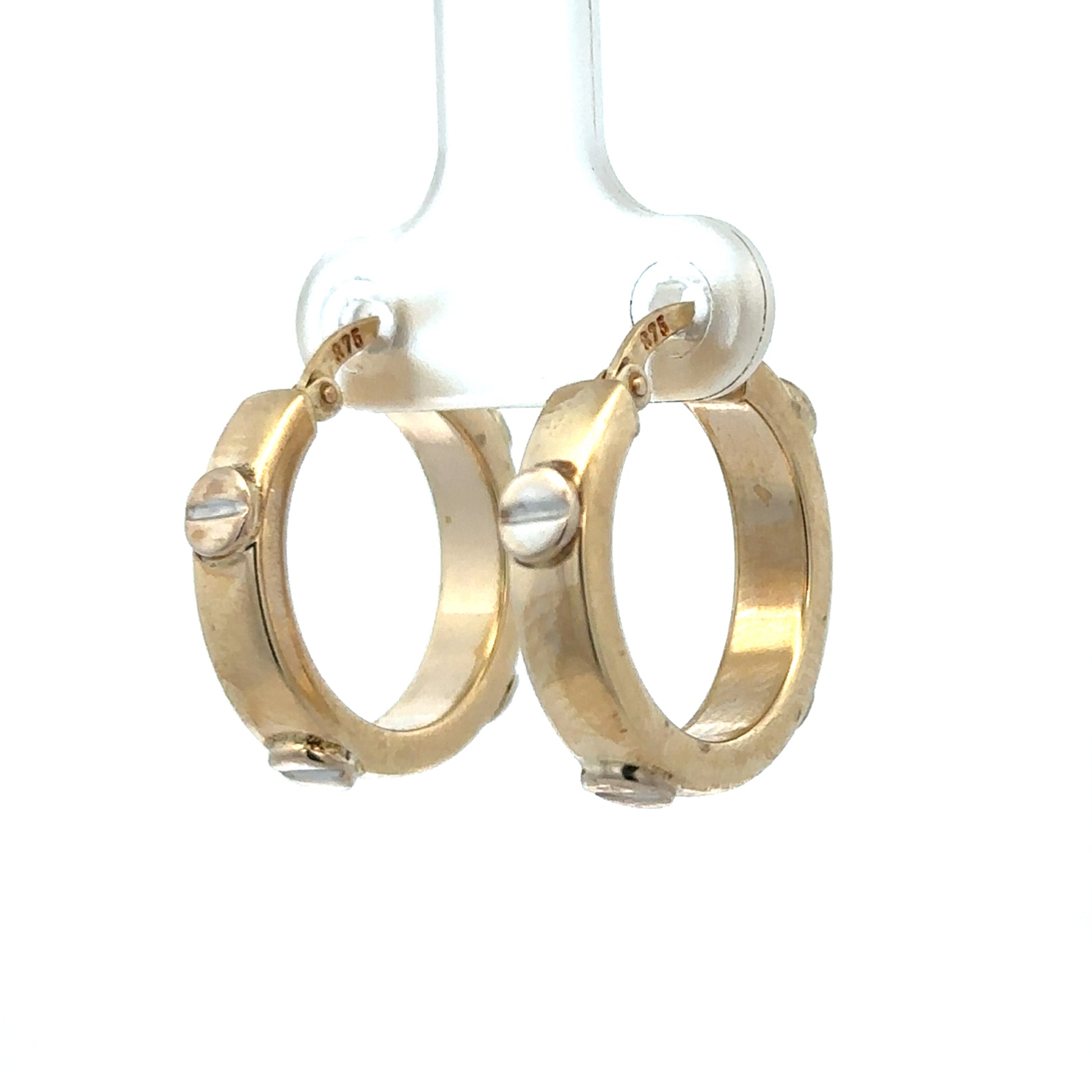 9ct yellow gold hoop earrings weighing 2.9g, showcasing classic circular design and smooth polished finish.