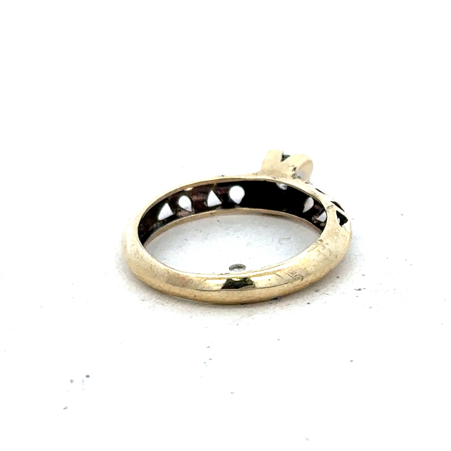 9ct yellow gold ring size M (sh25635l)