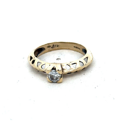 9ct yellow gold ring size M (sh25635l)