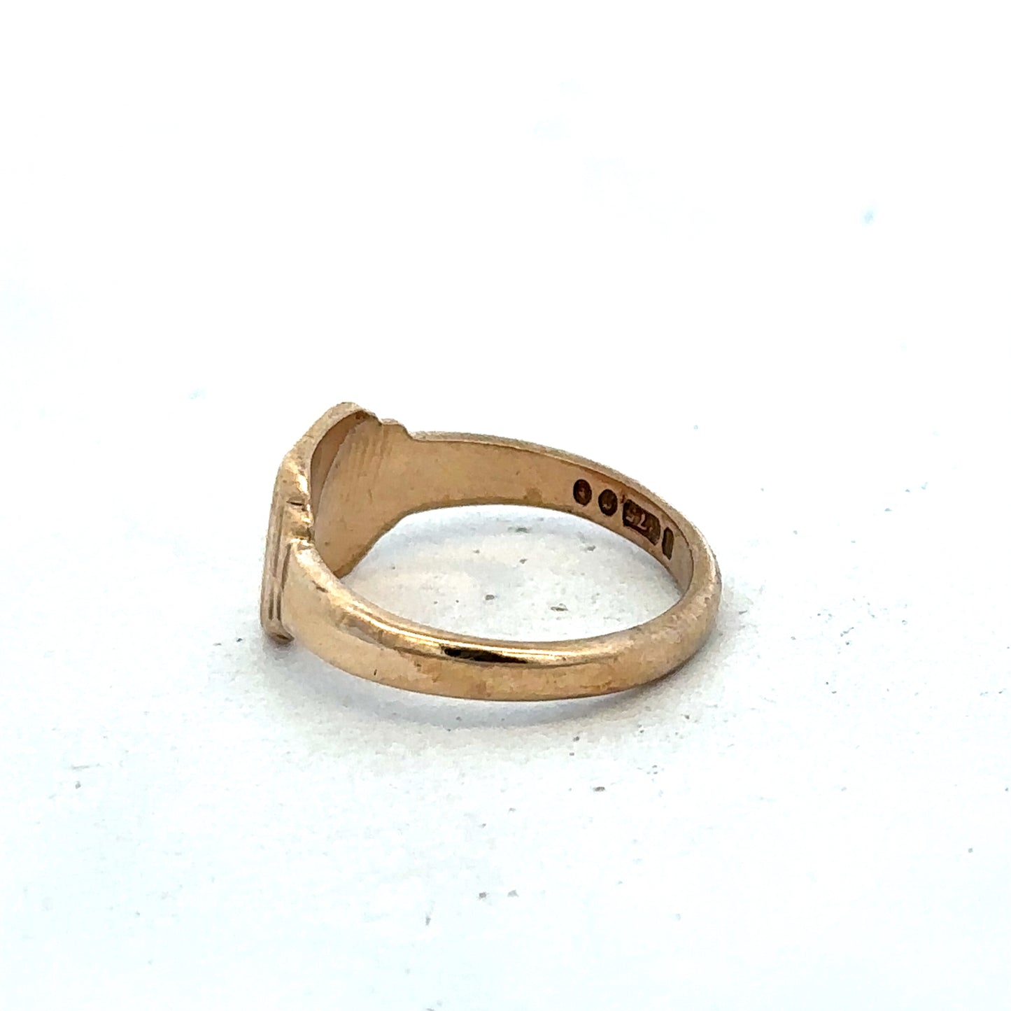 9ct yellow gold signet ring size K (sh25604l)