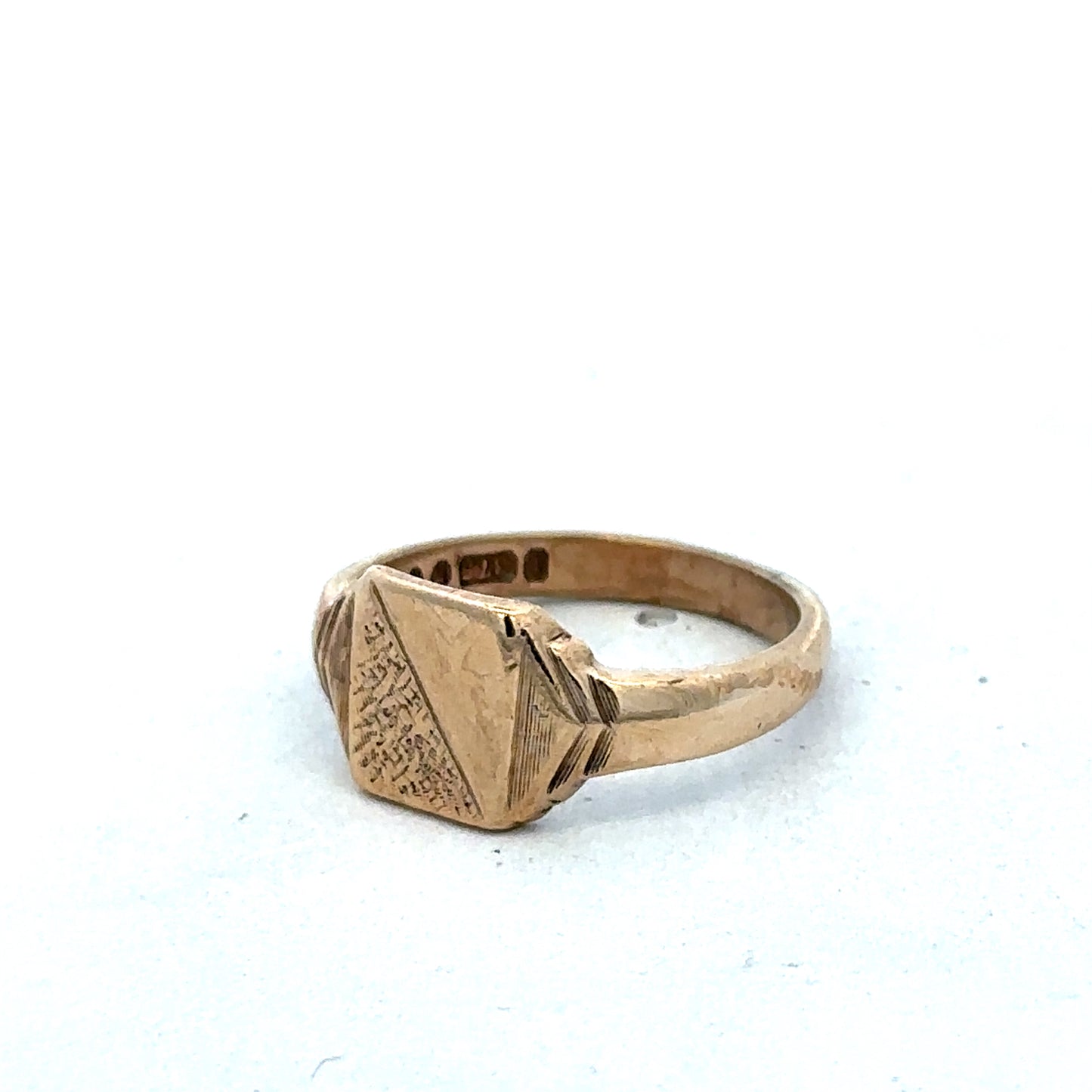 9ct yellow gold signet ring size K (sh25604l)