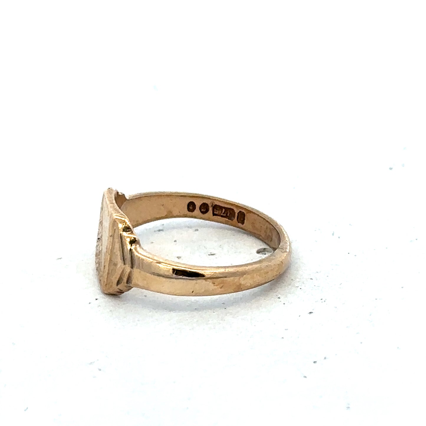 9ct yellow gold signet ring size K (sh25604l)