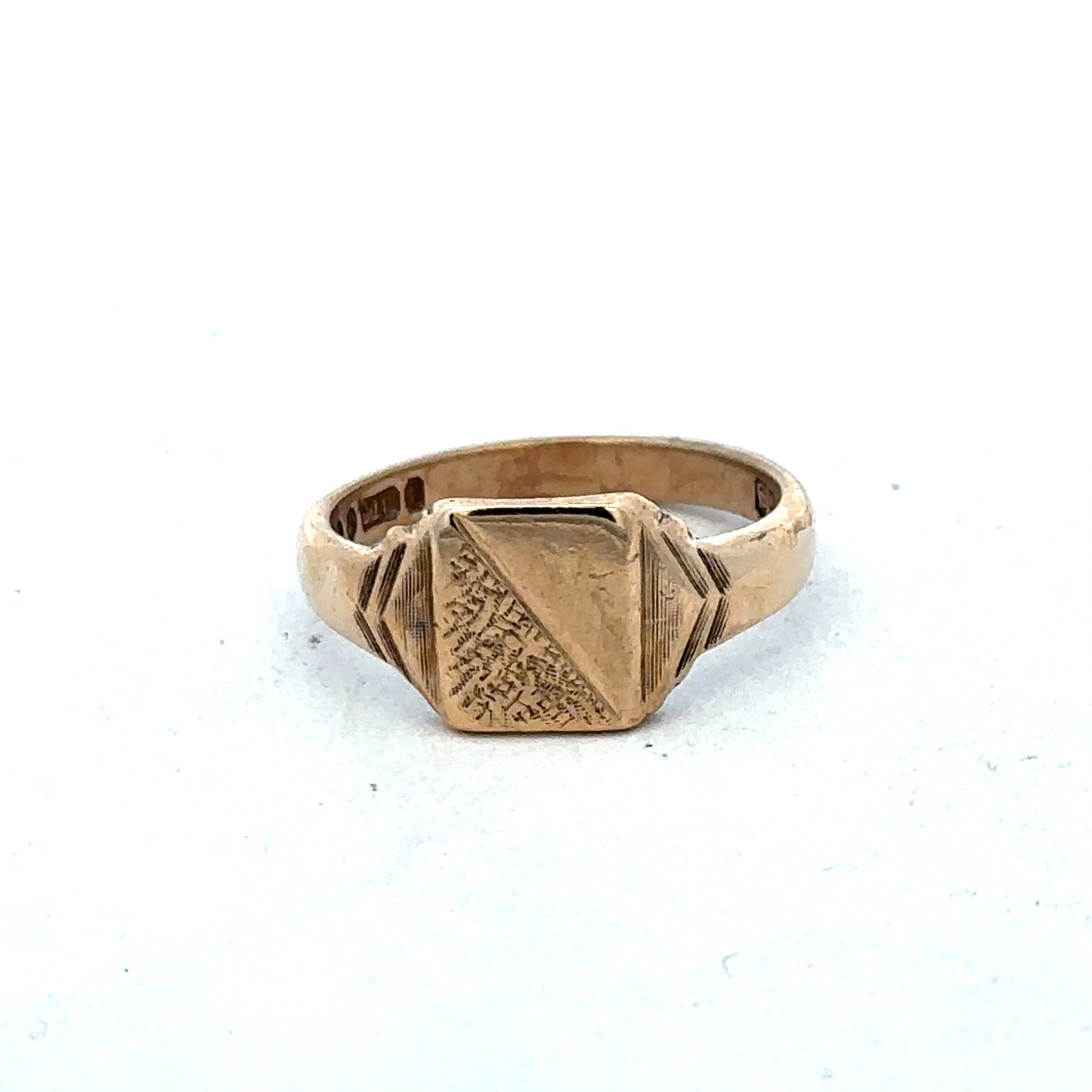 9ct yellow gold signet ring size K (sh25604l)