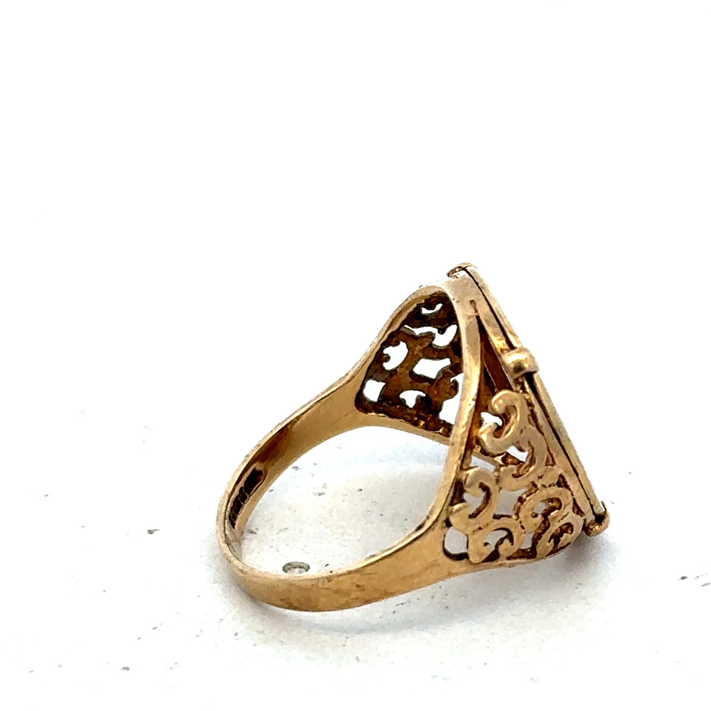 9ct yellow gold St Christopher ring size O1/2 (sh27521b)