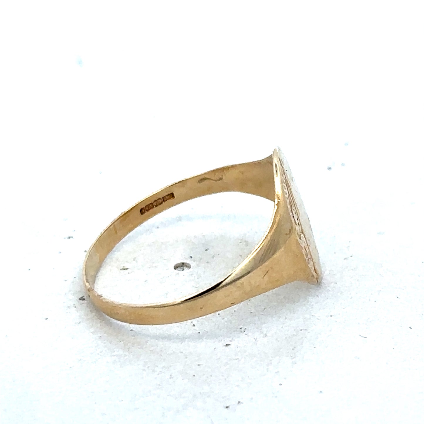 9ct yellow gold signet ring size S (sh27362b)