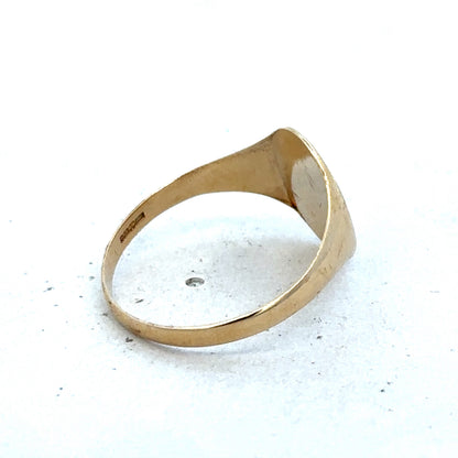 9ct yellow gold signet ring size S (sh27362b)