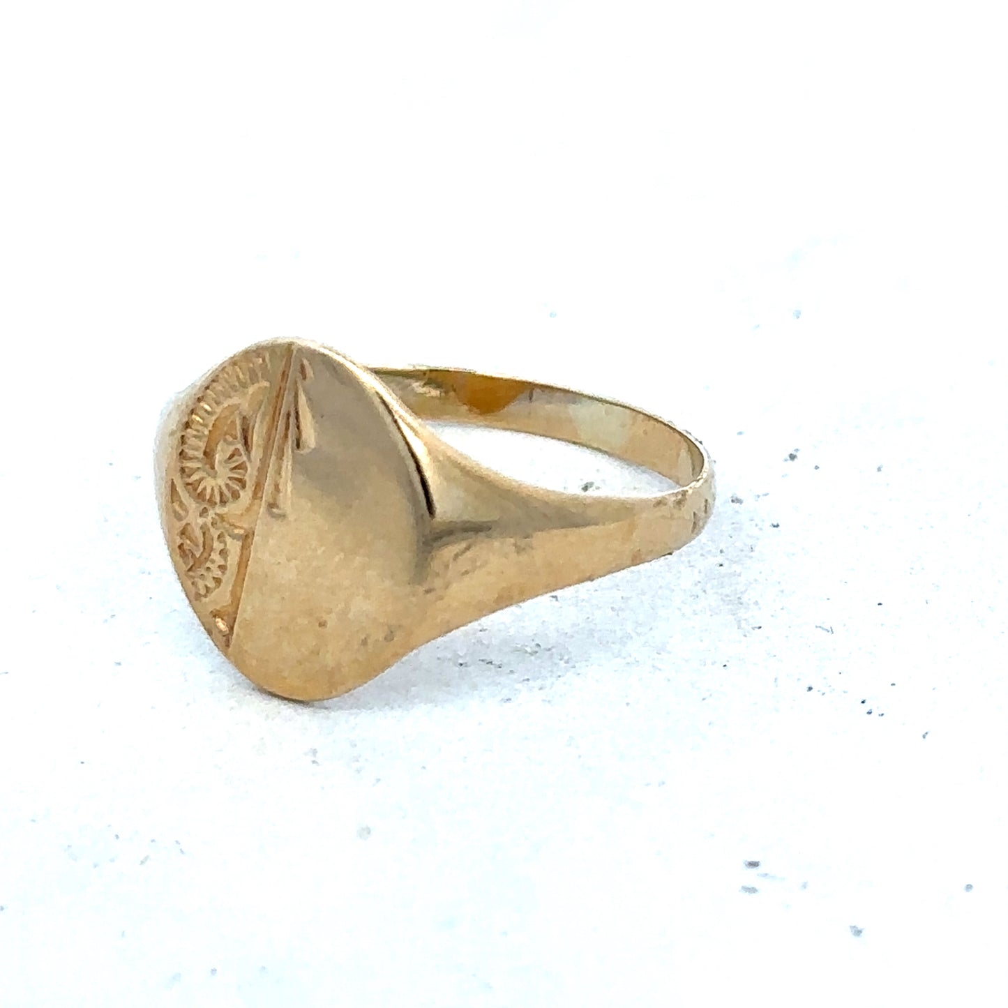 9ct yellow gold signet ring size S (sh27362b)
