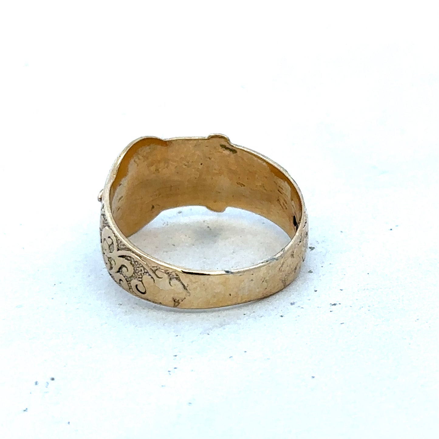 9ct yellow gold buckle ring size N (sh25610l)