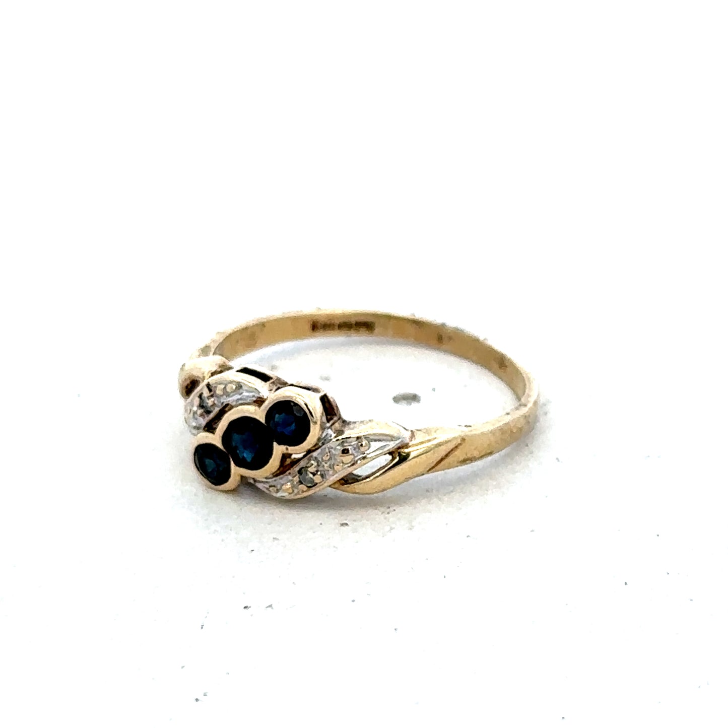 9ct yellow gold sapphire and diamond ring size L (sh25605l)