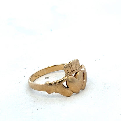 9ct yellow gold claddagh ring size Q (sh27524b)