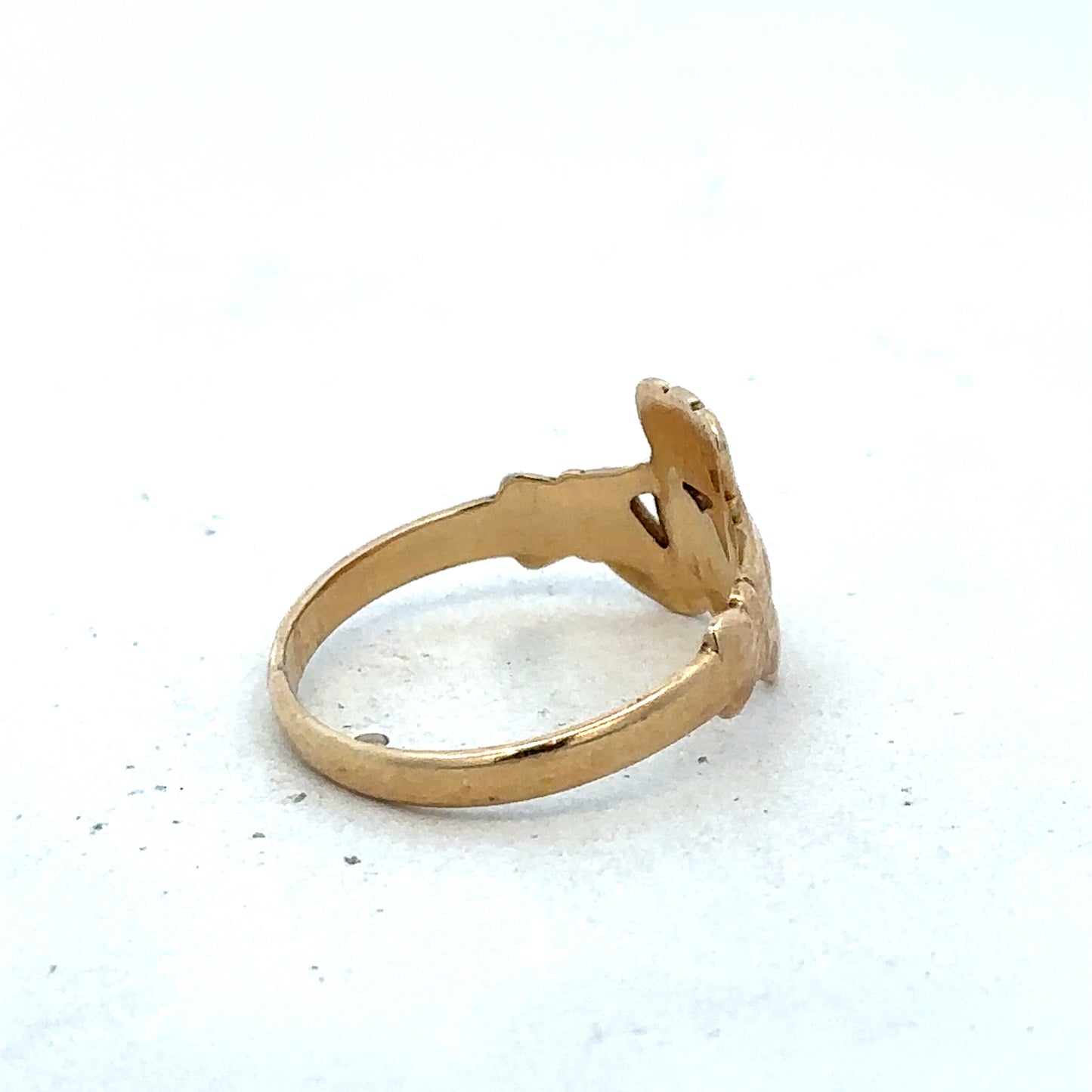 9ct yellow gold claddagh ring size Q (sh27524b)