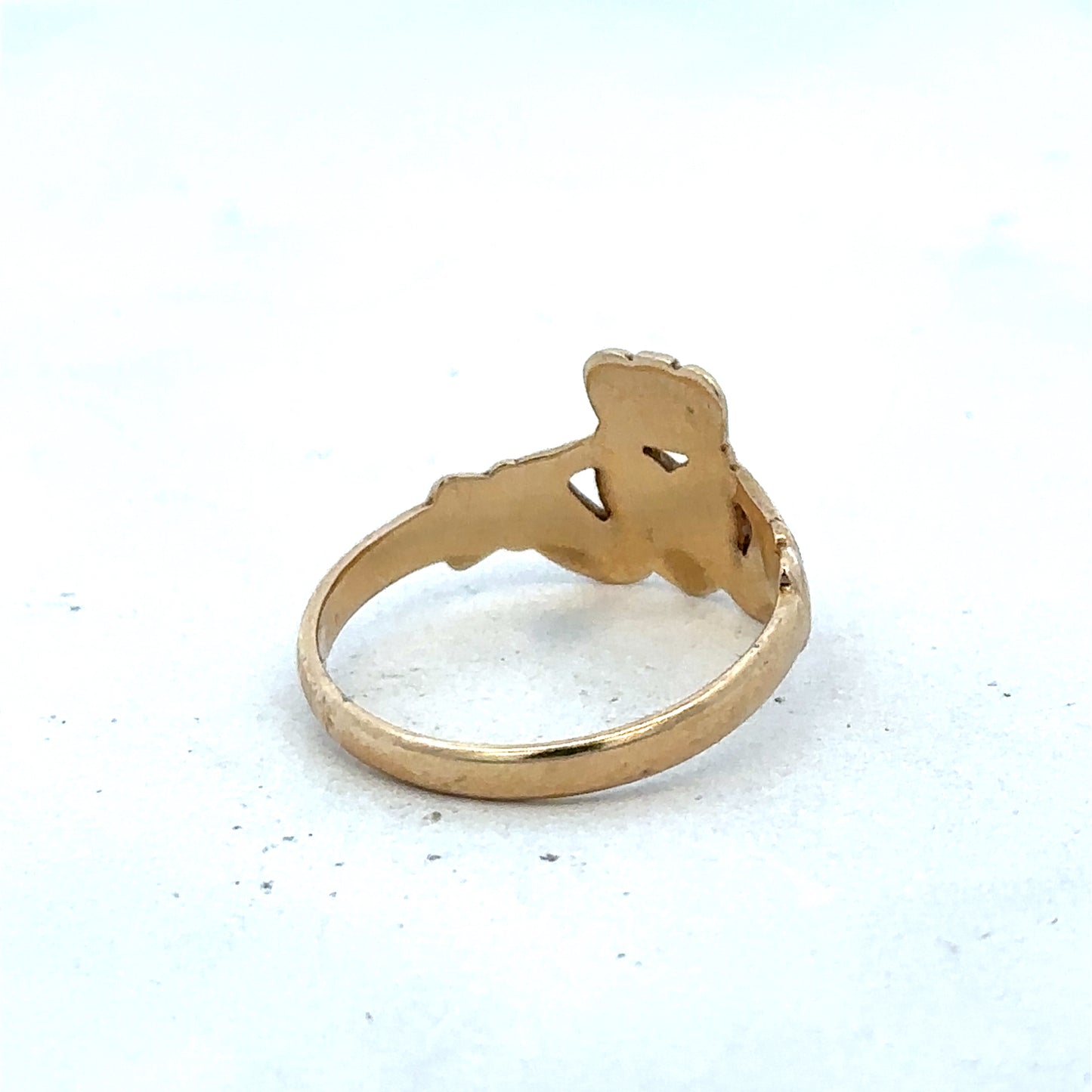 9ct yellow gold claddagh ring size Q (sh27524b)