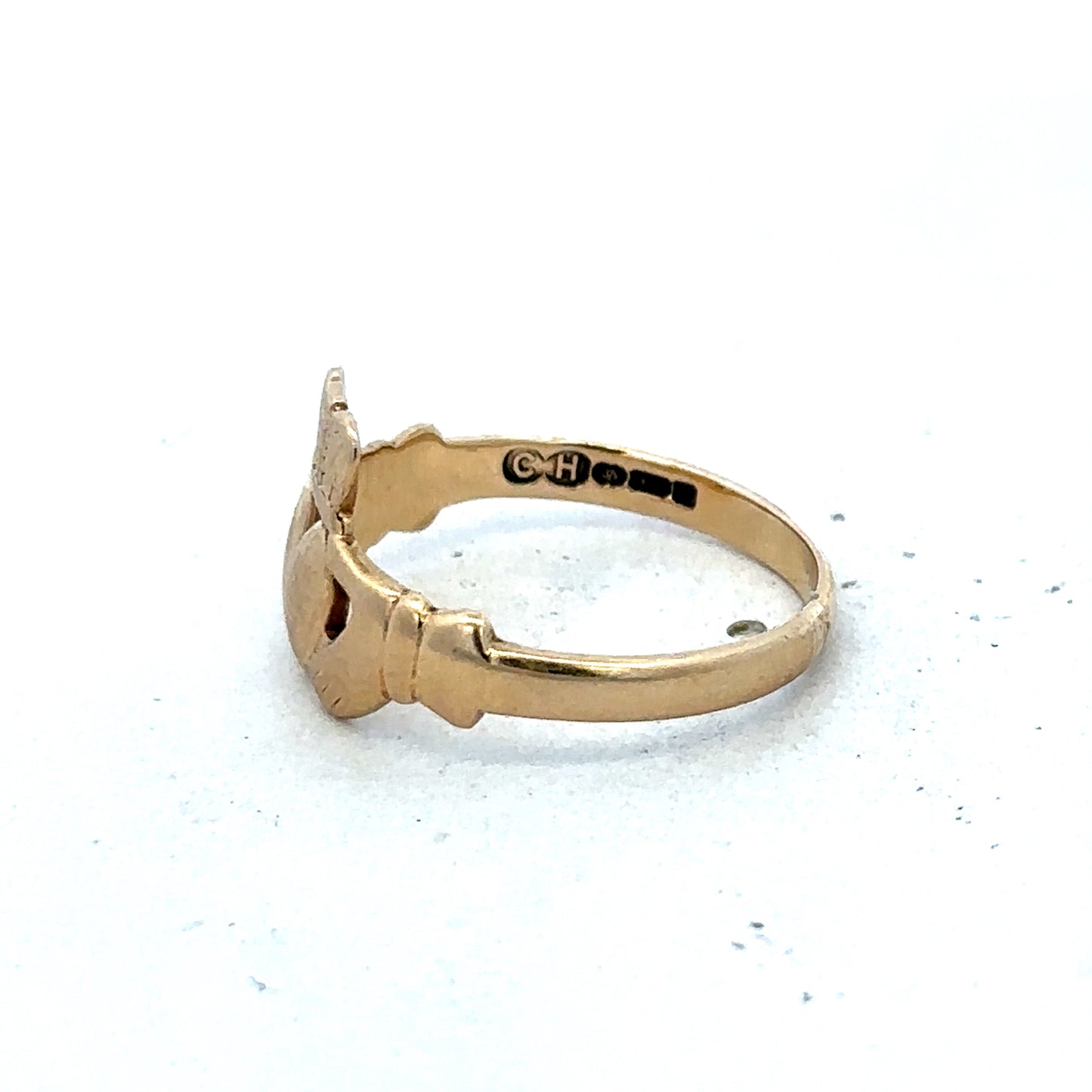 9ct yellow gold claddagh ring size Q (sh27524b)