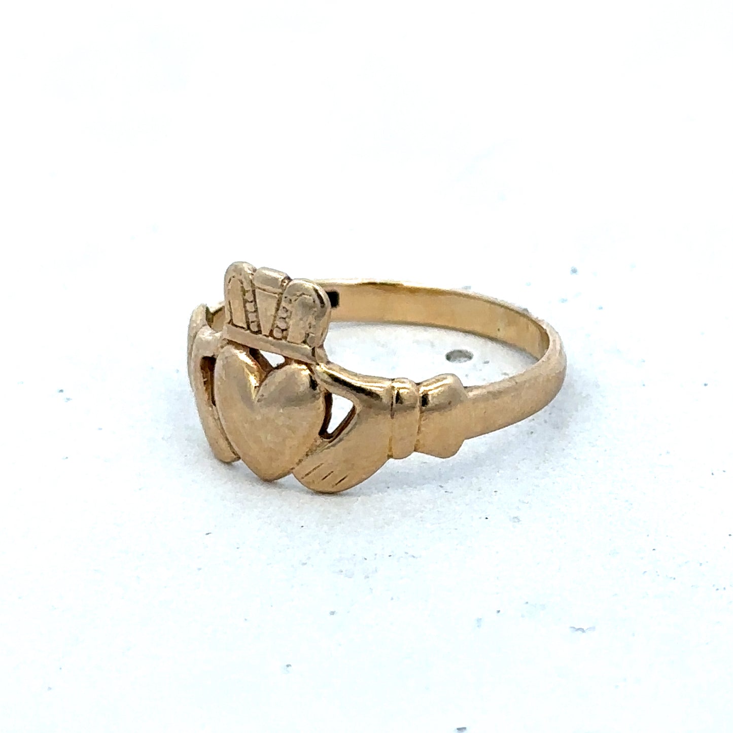 9ct yellow gold claddagh ring size Q (sh27524b)