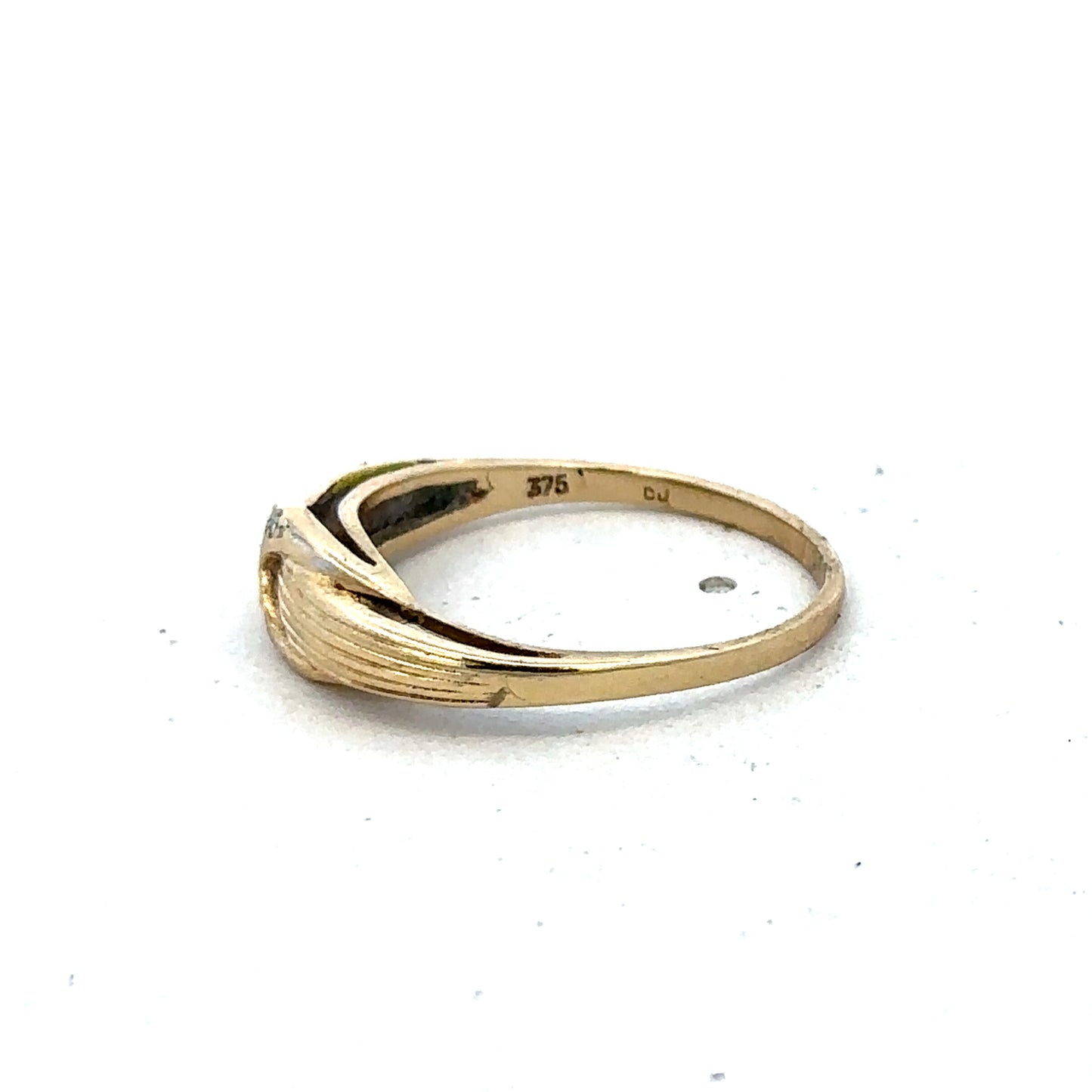 9ct yellow gold ring size P1/2  (sh27326b)