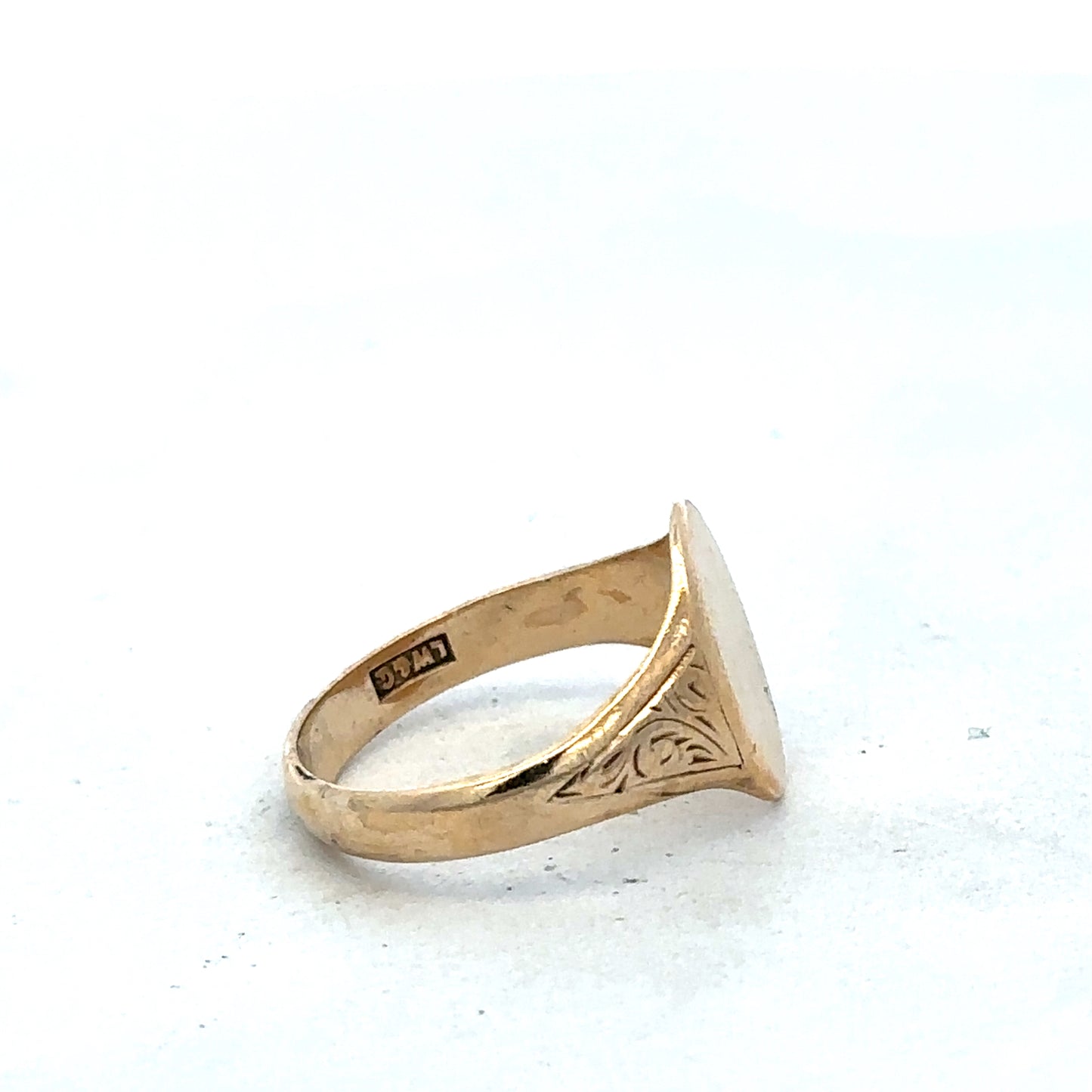 9ct yellow gold signet ring size P (sh27381b)