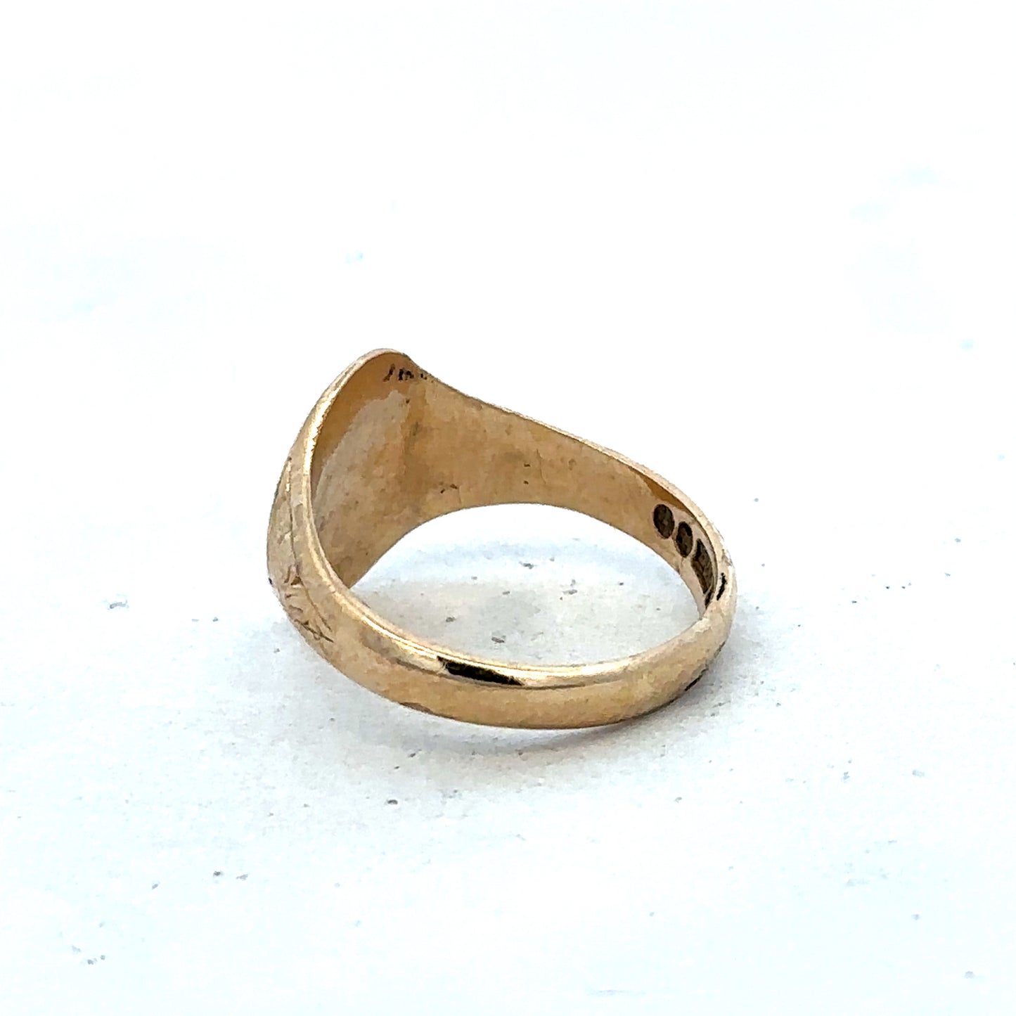 9ct yellow gold signet ring size P (sh27381b)