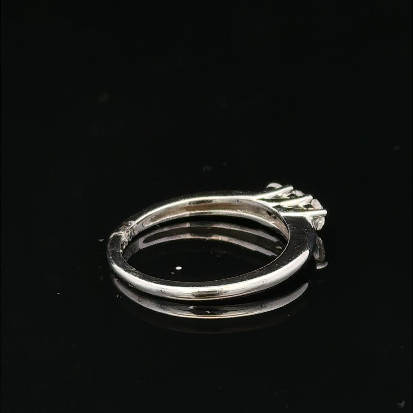 18ct white gold diamond ring sh26659b
