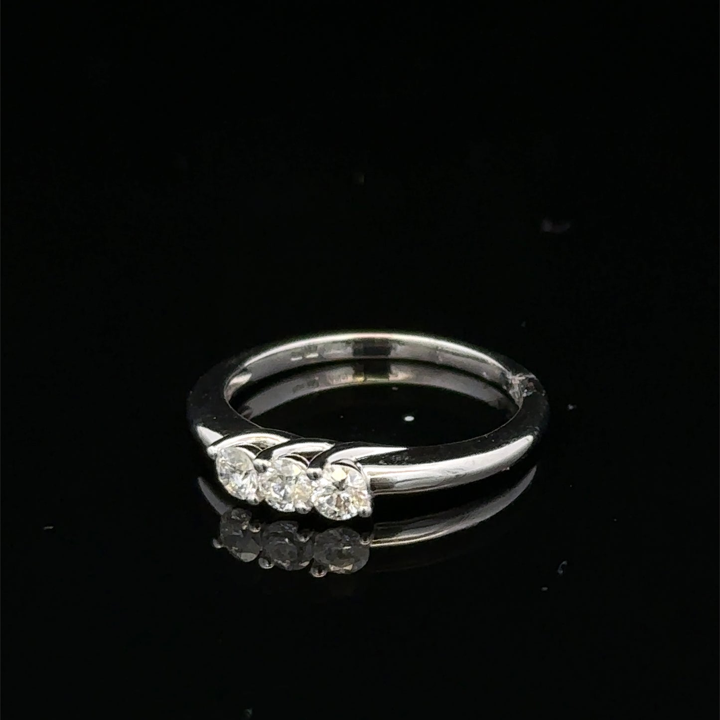 18ct white gold diamond ring sh26659b