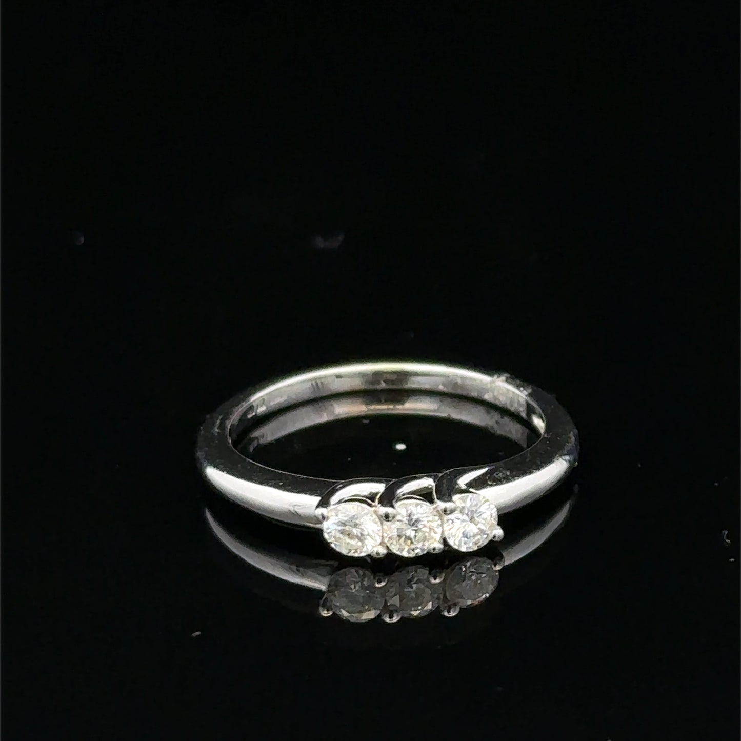 18ct white gold diamond ring sh26659b