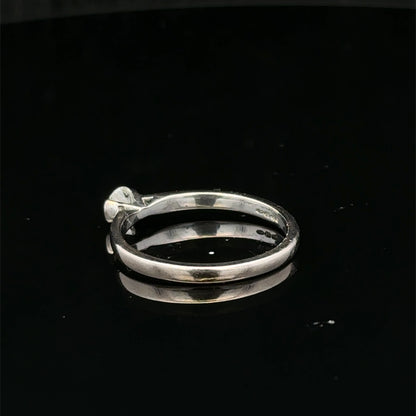 18ct white gold diamond solitaire ring  sh25643l