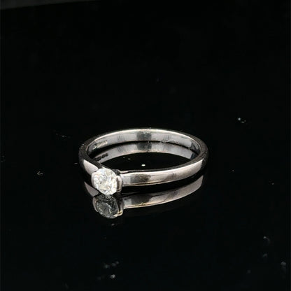 18ct white gold diamond solitaire ring  sh25643l