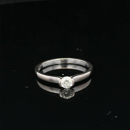 18ct white gold diamond solitaire ring  sh25643l