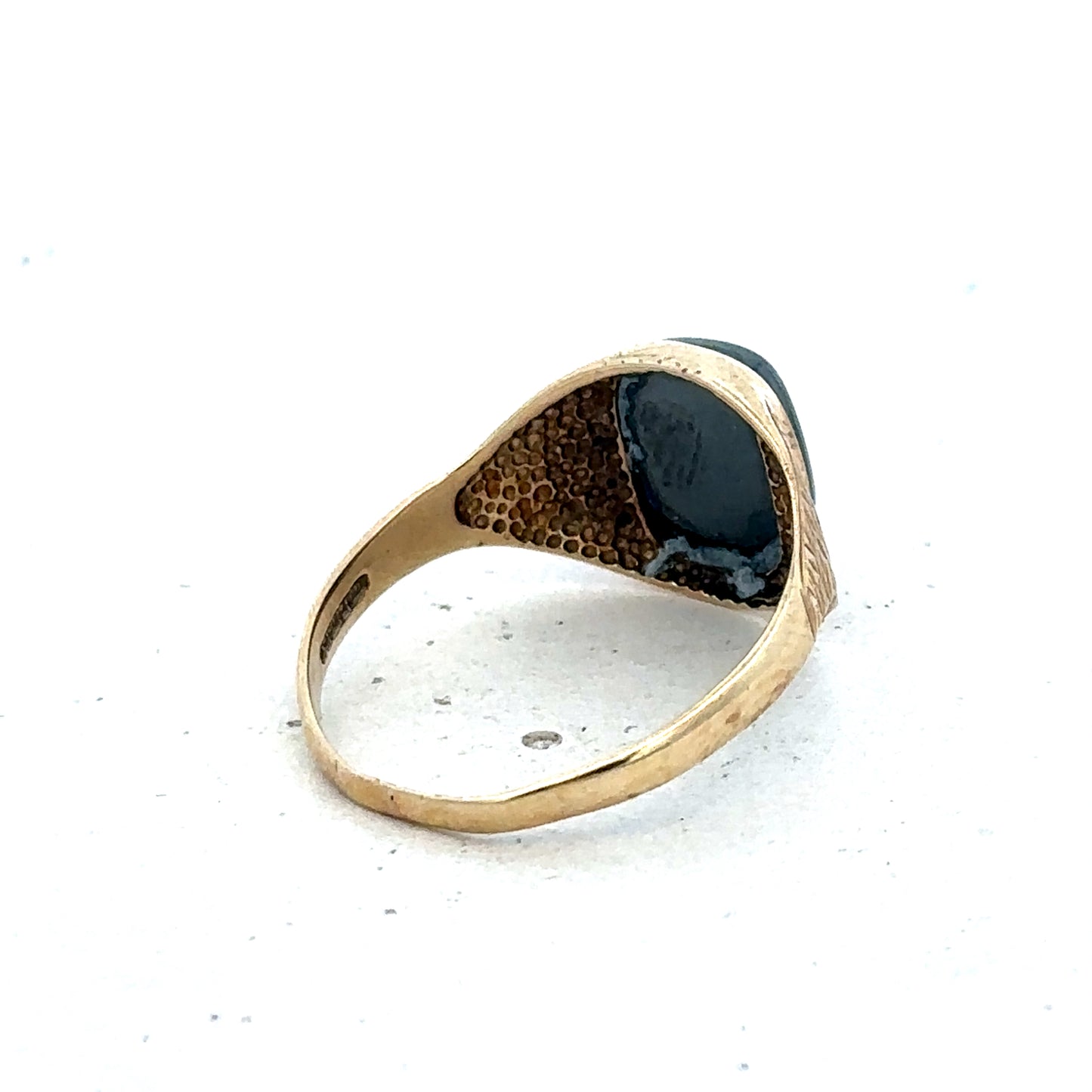 9ct yellow gold signet ring size S (sh25570l)