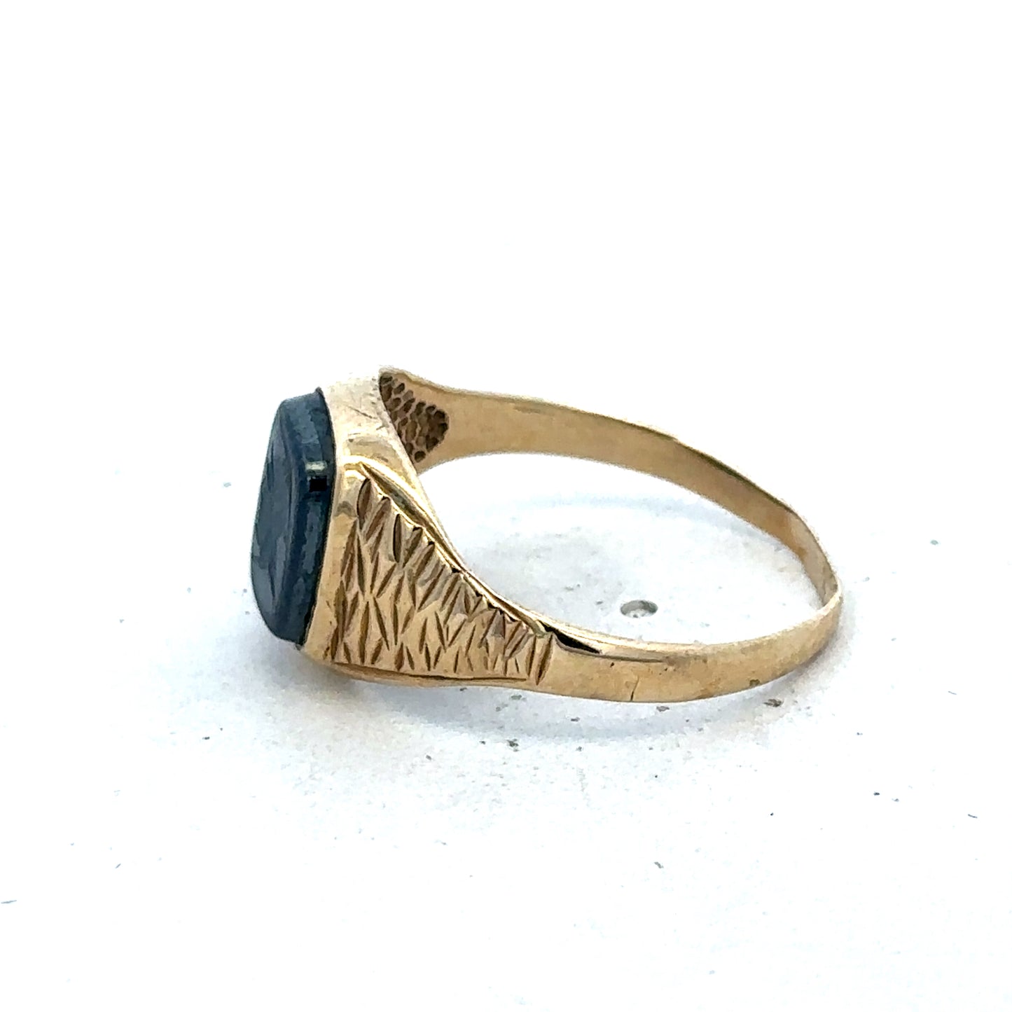 9ct yellow gold signet ring size S (sh25570l)