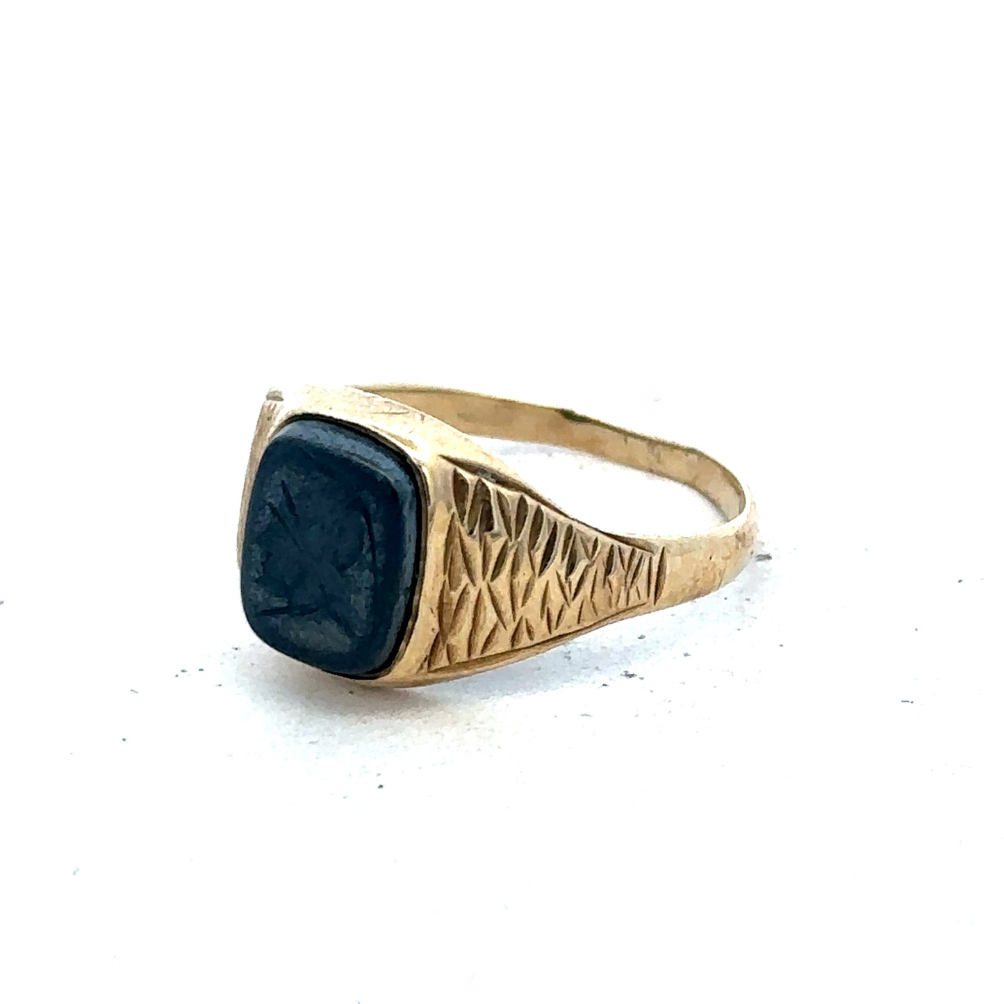9ct yellow gold signet ring size S (sh25570l)