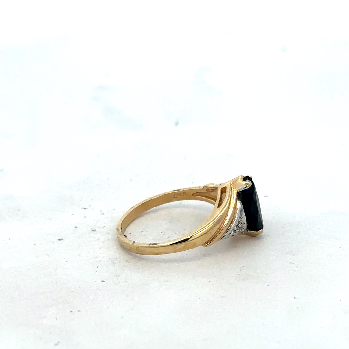 9ct yellow gold sapphire and diamond ring size M (sh27327b)