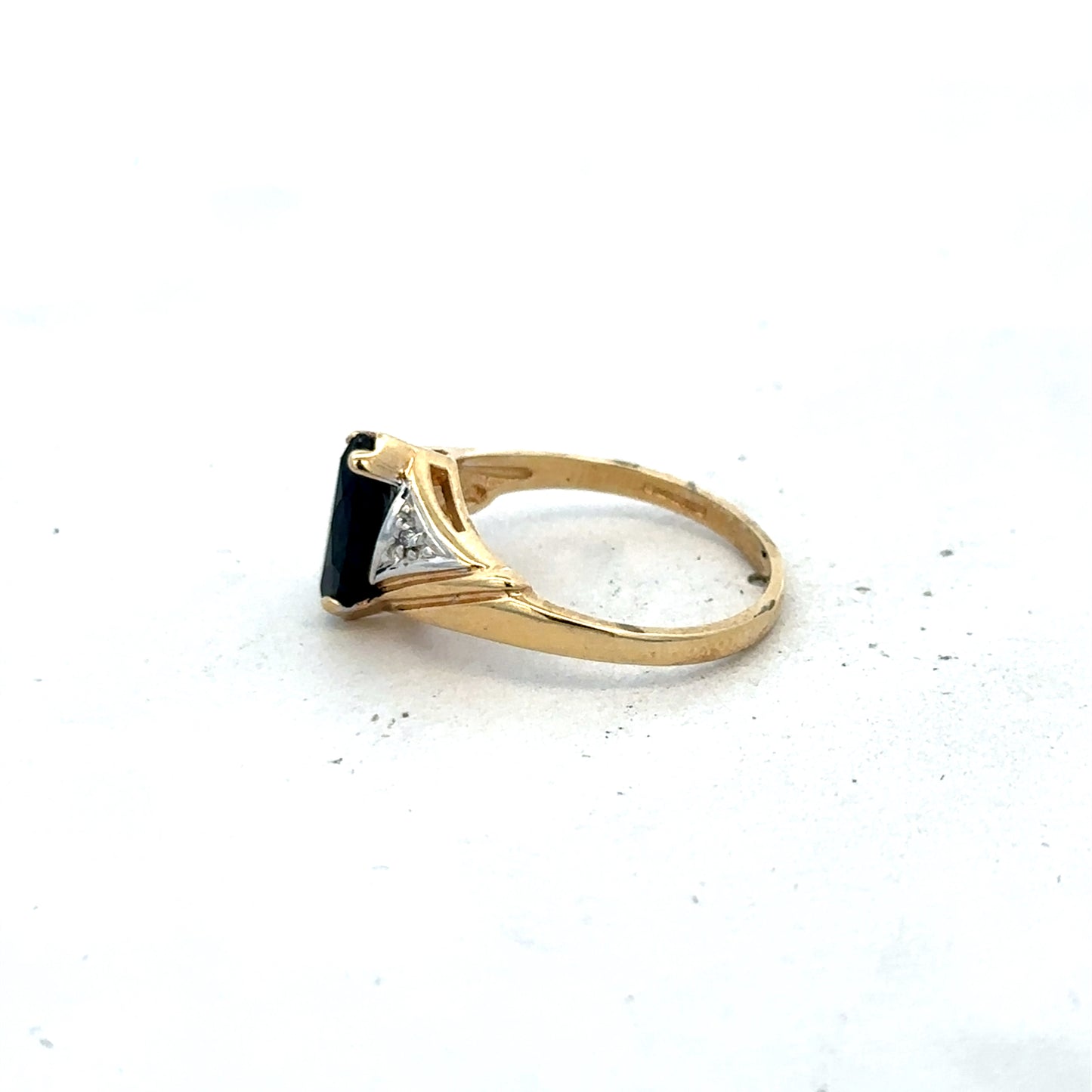 9ct yellow gold sapphire and diamond ring size M (sh27327b)