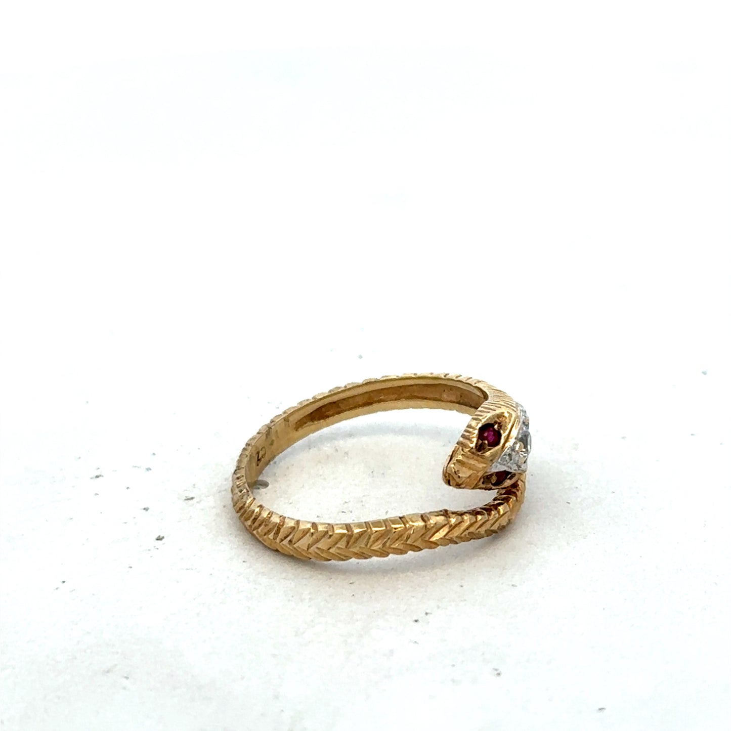 9ct yellow gold snake ring size P (sh27324b)