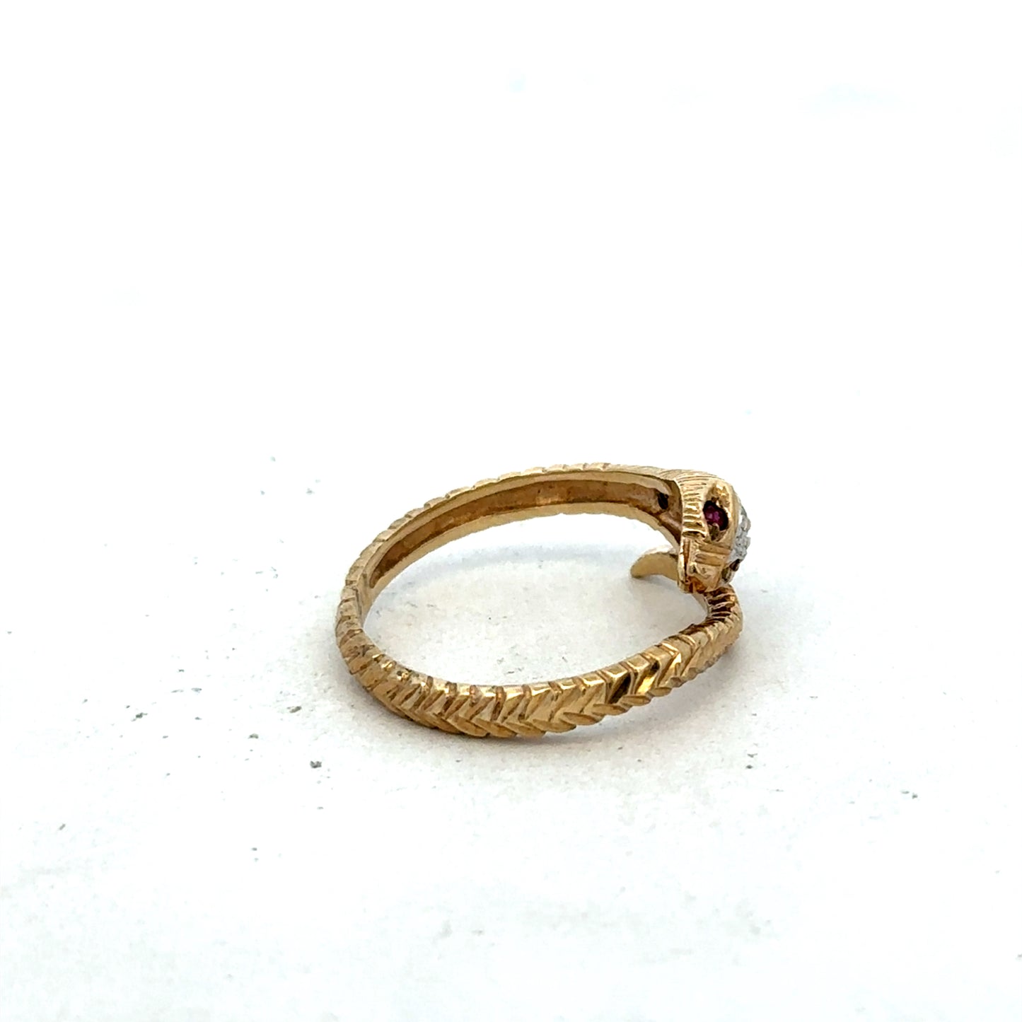 9ct yellow gold snake ring size P (sh27324b)