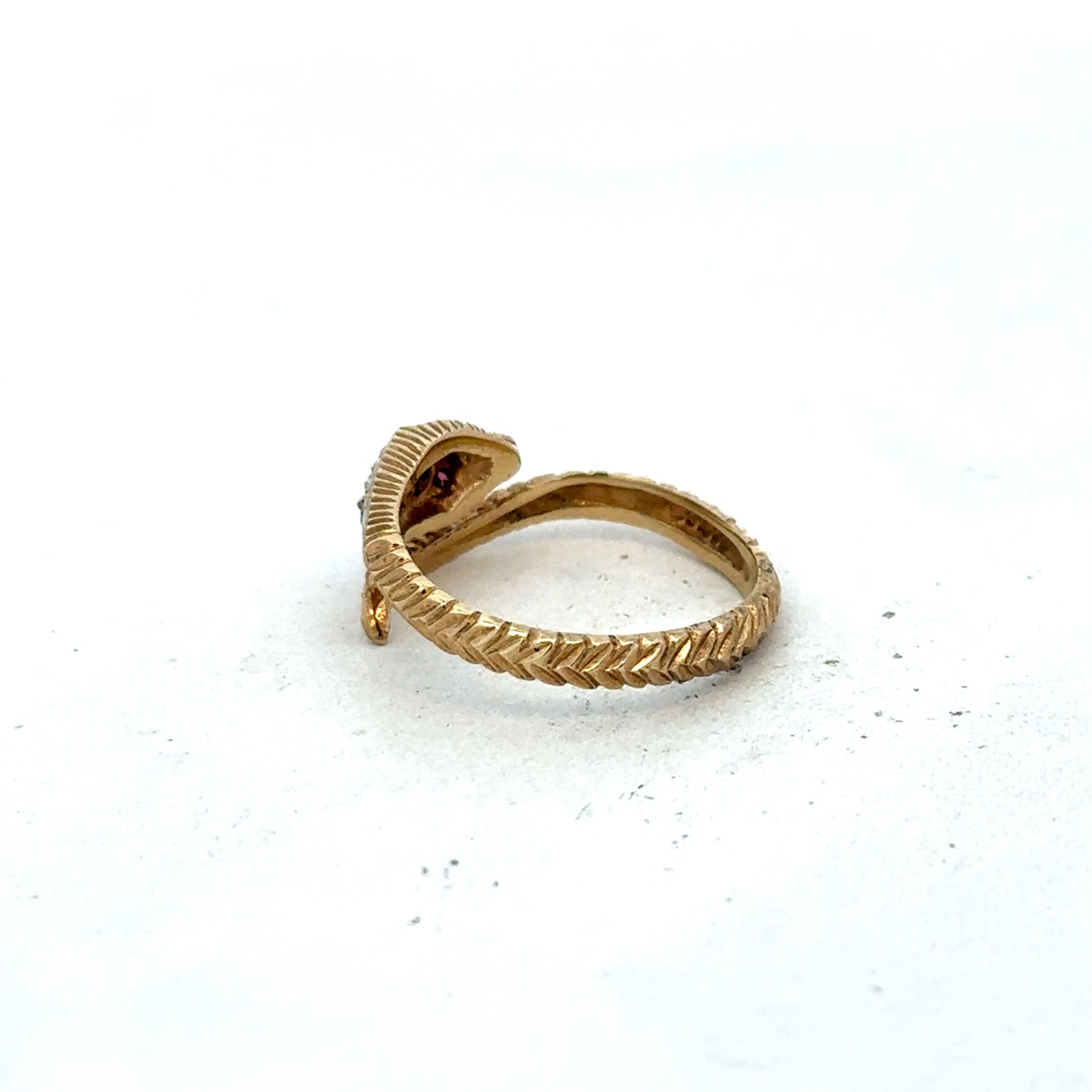 9ct yellow gold snake ring size P (sh27324b)