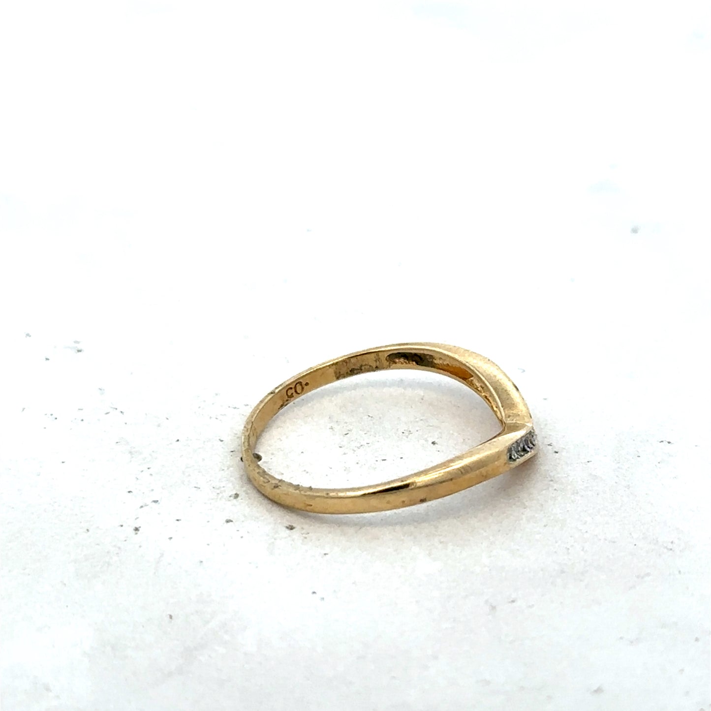 9ct yellow gold diamond ring size P1/2 (sh27320b)