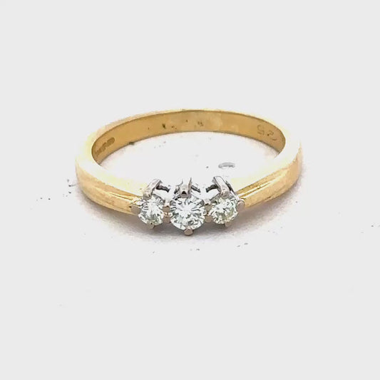 18ct yellow gold diamond ring size L1/2
