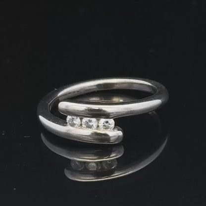 18ct White Gold Diamond Ring Size M.5 4.2g