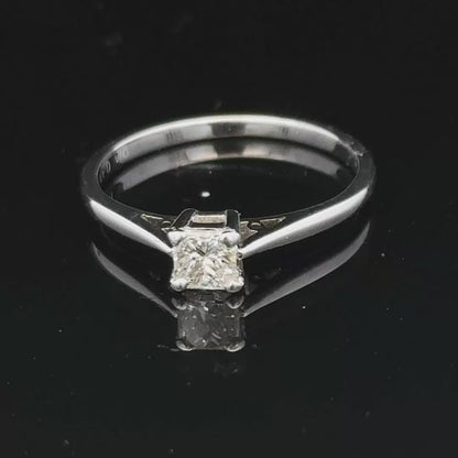 18ct yellow gold 1/3 crt princess cut diamond ring size m