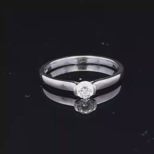 18ct white gold diamond solitaire ring  sh25643l