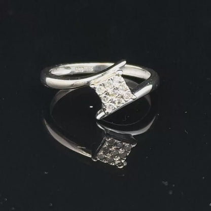 9ct white gold diamond cluster ring, 10 points diamond