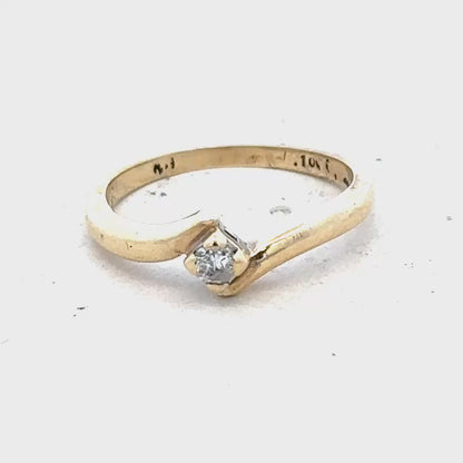 9ct yellow gold diamond ring Size K 1/2 2.3g