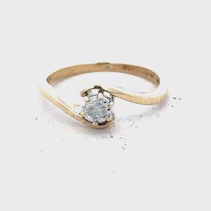 9ct yellow gold diamond ring Size I 1/2  1.6g