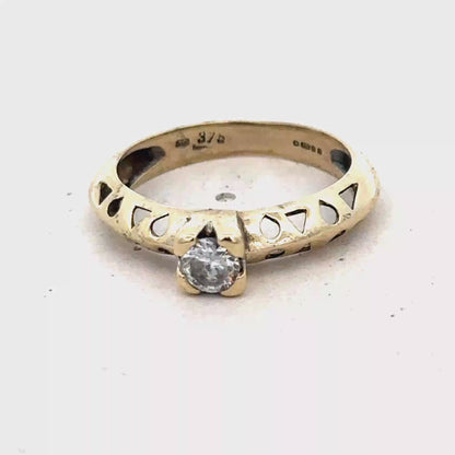 9ct yellow gold ring size M (sh25635l)