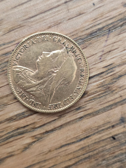 Victoria Old Head Gold Half Sovereign Coin (1893) – 22ct Bullion / Collectible