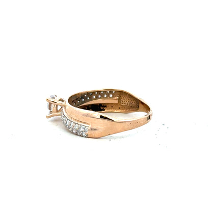 14ct gold ring in size P, unbranded, showcasing a smooth band with a polished finish.
