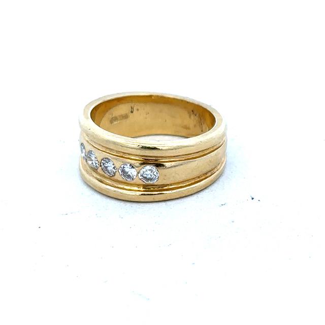 14ct yellow gold diamond ring in size J1/2 with sparkling diamonds, elegant jewelry piece with a polished finish.