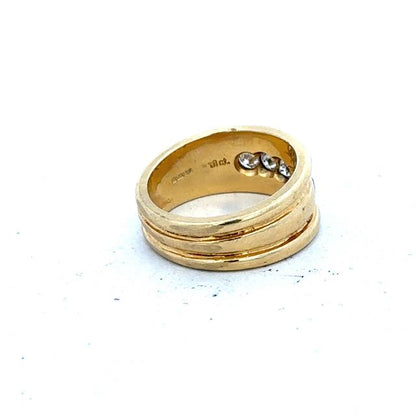 14ct yellow gold diamond ring in size J1/2, featuring a sparkling diamond setting, unbranded jewelry piece.