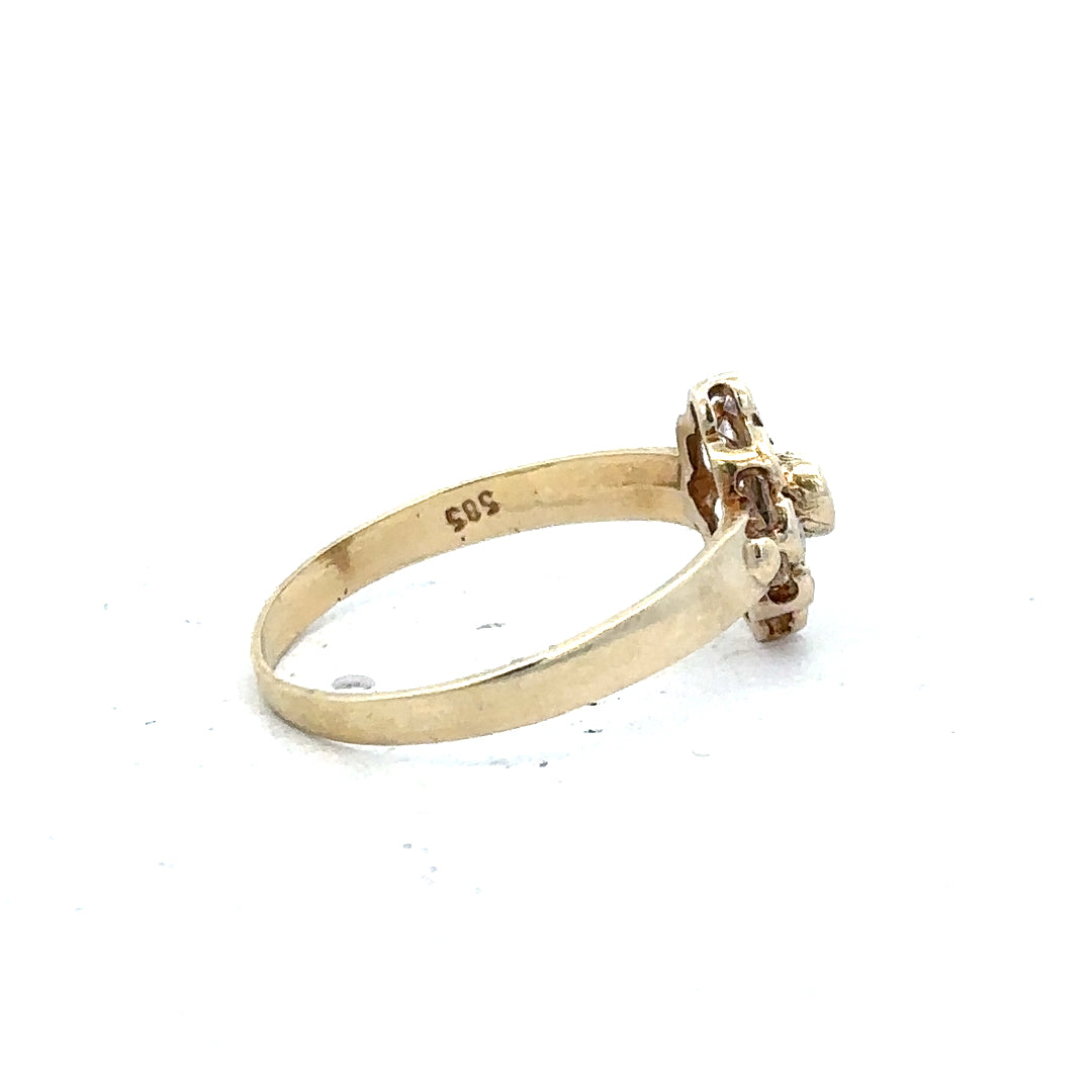 14ct yellow gold diamond ring in size L featuring a sparkling diamond, unbranded jewelry accessory.
